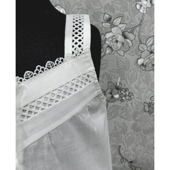 SoieRose Girls Victorian White Cotton Heirloom Dress – SR-1237 - Picture 4 of 6